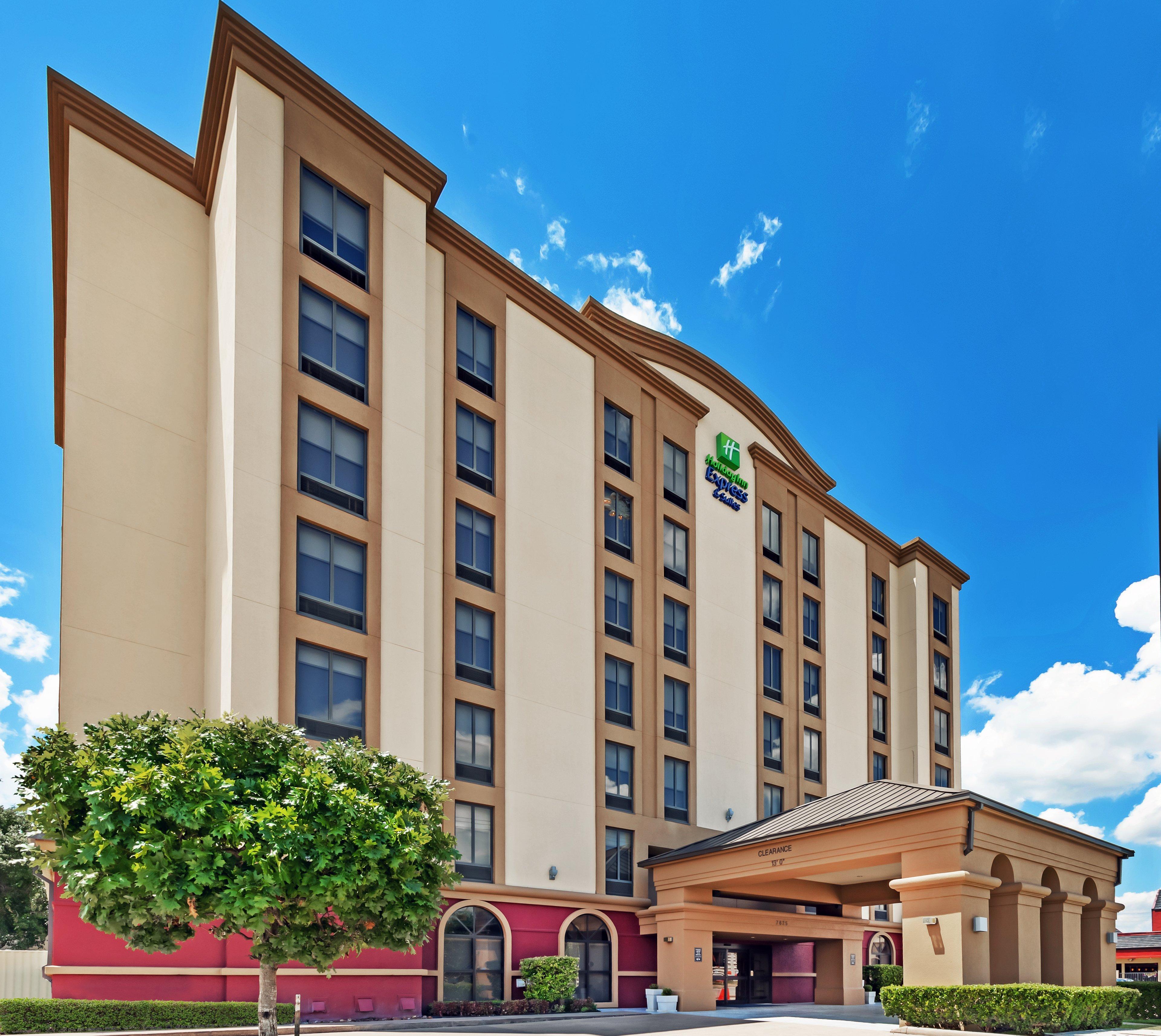 Holiday Inn Express & Suites Houston - Memorial Park Area By Ihg Exterior photo
