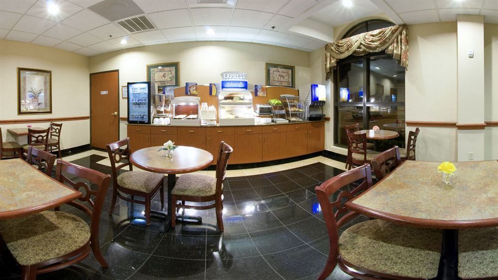 Holiday Inn Express & Suites Houston - Memorial Park Area By Ihg Exterior photo